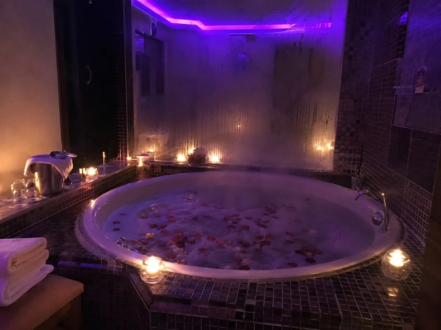 Hamam jakuzi bölümü — Lila Spa, Arnavutköy misafirlerine hizmet veren salon